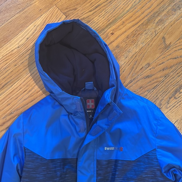 Swiss Tech winter jacket - Picture 2 of 11